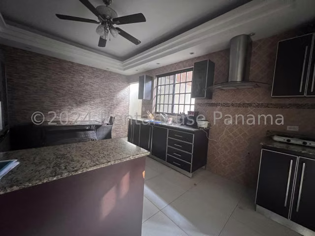CASA EN VENTA EN BETANIA