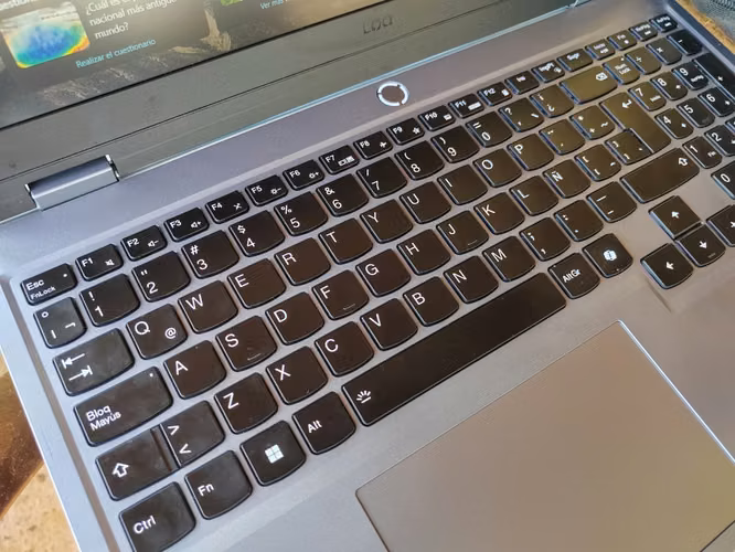 LENOVO LOQ GAMING 15.6" – RYZEN 5 + RTX 3050
