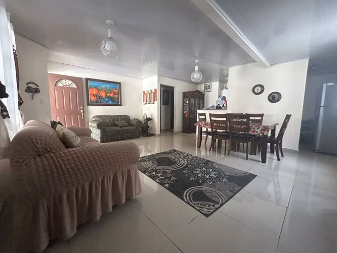 VENTA Casa de 300m2 en Ciudad del Lago AMD - Imagen 2