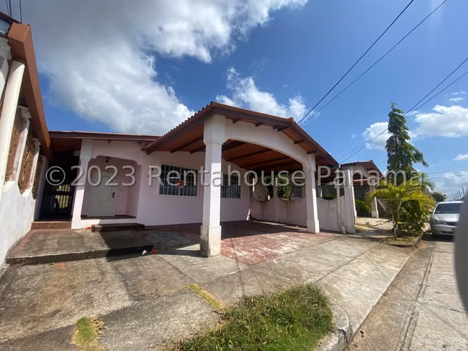 Venta de Casa en Brisas del Golf, Arraiján | 367.50 m² | Amplios Espacios