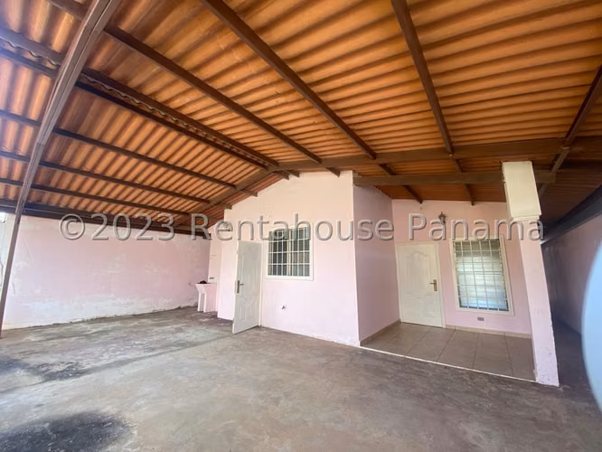 Venta de Casa en Brisas del Golf, Arraiján | 367.50 m² | Amplios Espacios