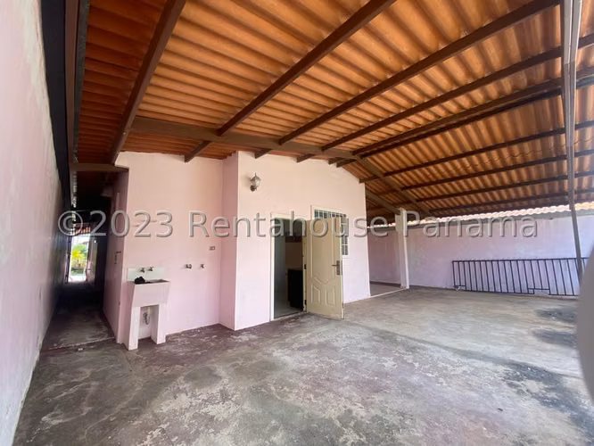 Venta de Casa en Brisas del Golf, Arraiján | 367.50 m² | Amplios Espacios