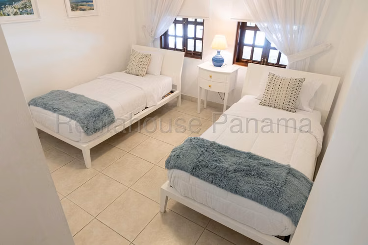 VIVA YA! EN VENTA PLAYA BLANCA RESORT AMOBLADA ESM. SOLO CLIENTE DIRECTO.