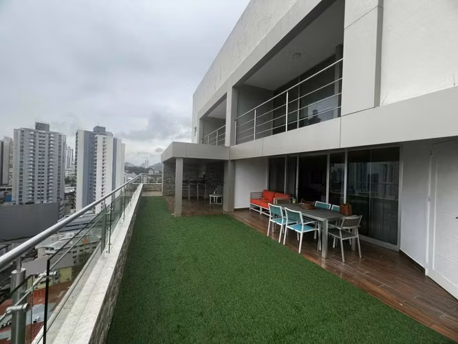 Spacious and beautiful apartment with direct access to Omar Park - C.J.