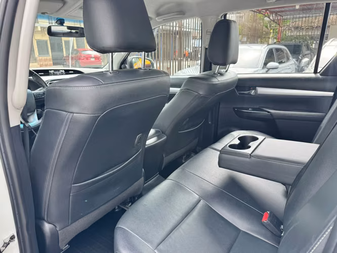 TOYOTA HILUX 2021 AUTOMATICO FULL EXTRAS - Imagen 14