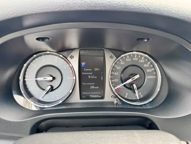 TOYOTA HILUX 2021 AUTOMATICO FULL EXTRAS - Imagen 15