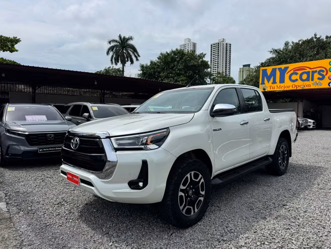 TOYOTA HILUX 2021 AUTOMATICO FULL EXTRAS