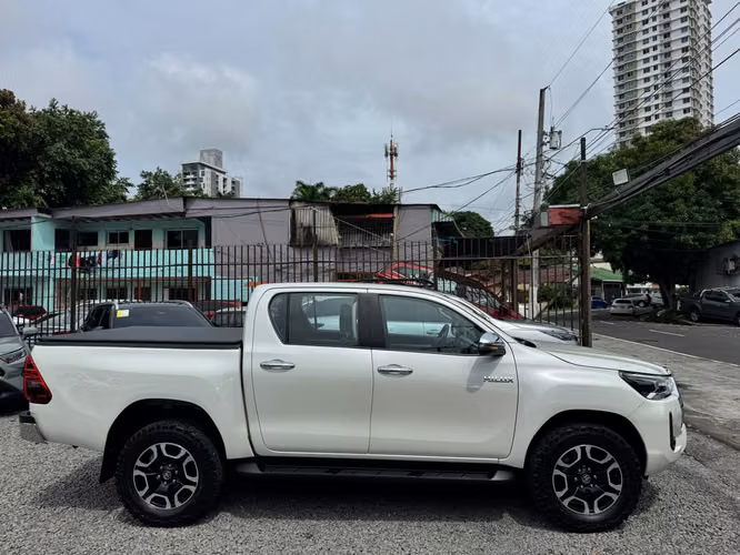 TOYOTA HILUX 2021 AUTOMATICO FULL EXTRAS - Imagen 8