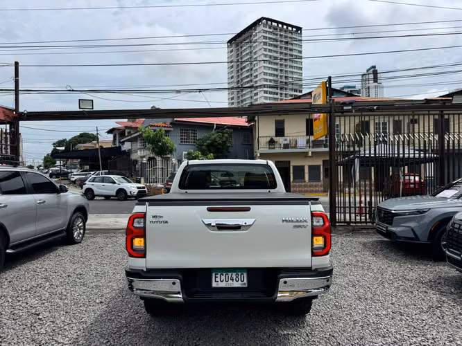 TOYOTA HILUX 2021 AUTOMATICO FULL EXTRAS - Imagen 6