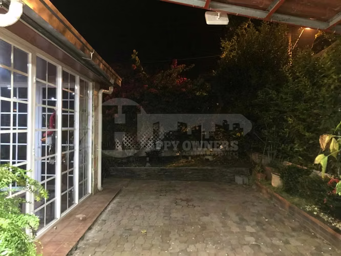 Venta de Casa Amoblada en Villas de Howard. MY
