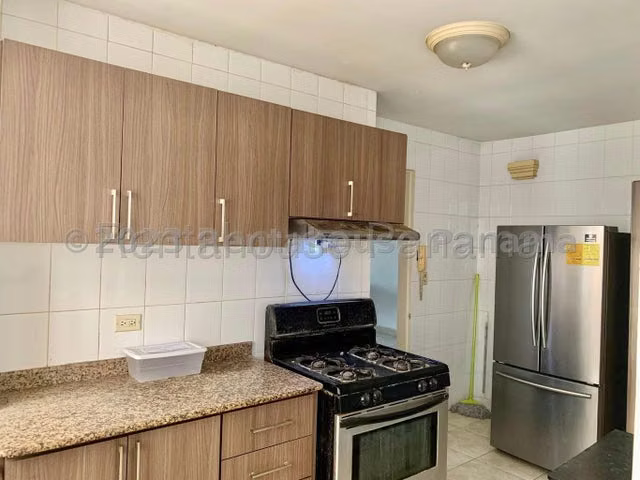 Alquiler Apartamento amoblado en Atlantis El Cangrejo IH27-2116