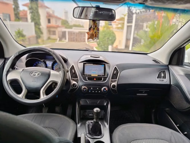 HYUNDAI TUCSON IX 2011 MANUAL NEGOCIABLE - Imagen 9