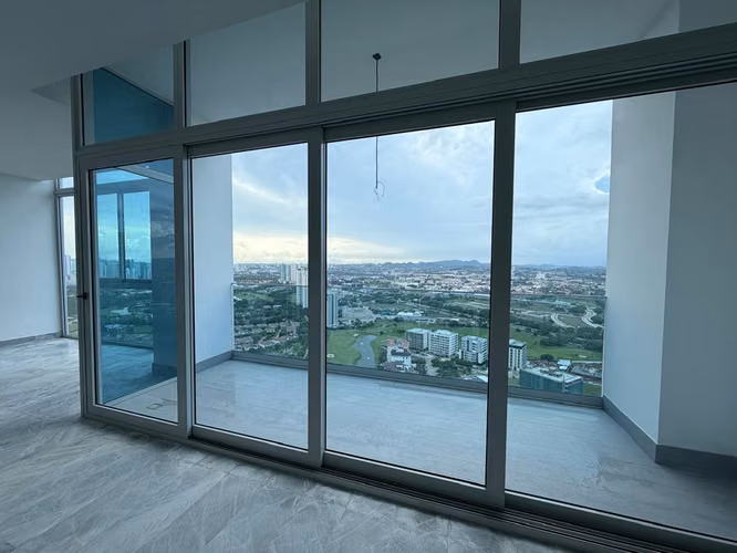 VENDO PENTHOUSE EN SANTA MARIA PARA ESTRENAR 251M2