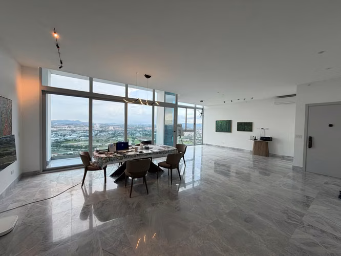 VENDO PENTHOUSE EN SANTA MARIA 253M2
