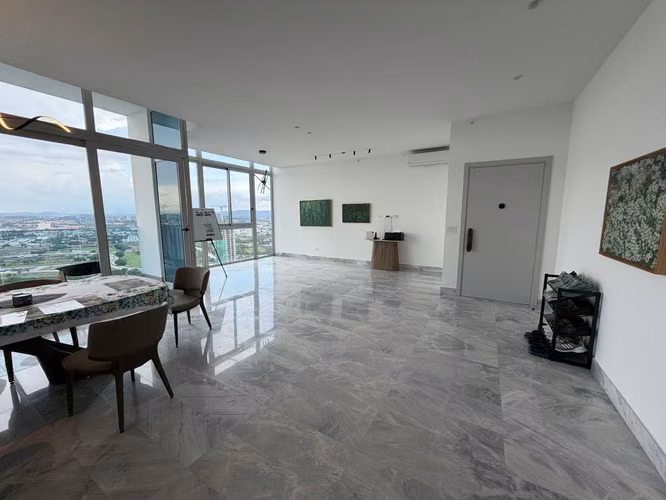 VENDO PENTHOUSE EN SANTA MARIA 253M2