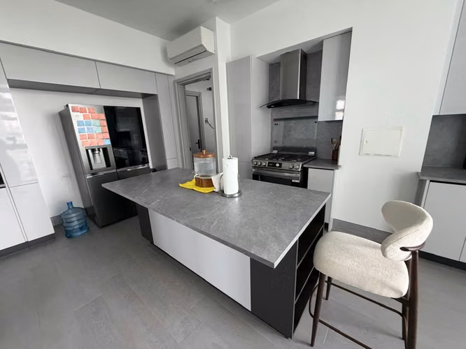 VENDO PENTHOUSE EN SANTA MARIA 253M2