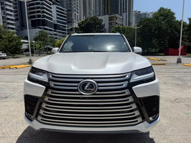 2023 LEXUS LX600 ULTRA LUXURY - Imagen 2