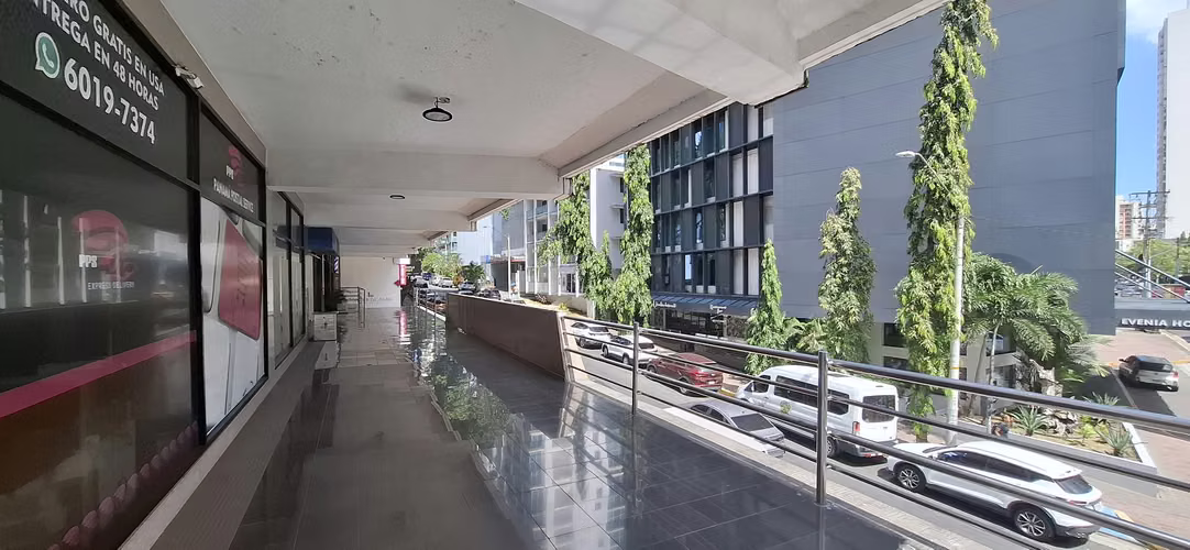 ALQUILER LOCAL COMERCIAL EN EL CANGREJO PLANTA ALTA - Imagen 13