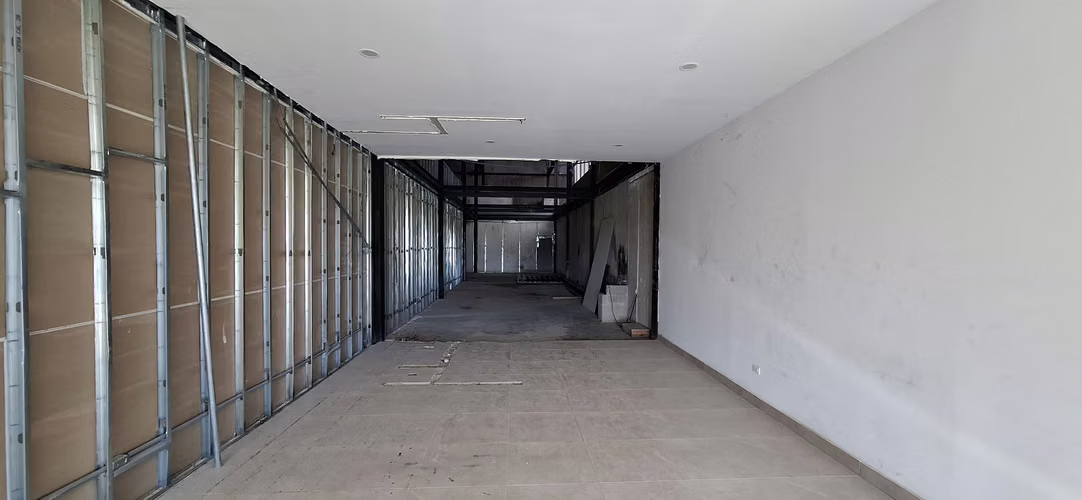 ALQUILER LOCAL COMERCIAL SANTA MARIA BUSINESS DISTRICT - Imagen 2