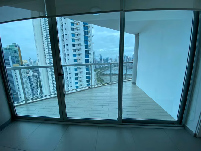 Venta de Apartamento en Avenida Balboa, PH Yacht Club - Imagen 2