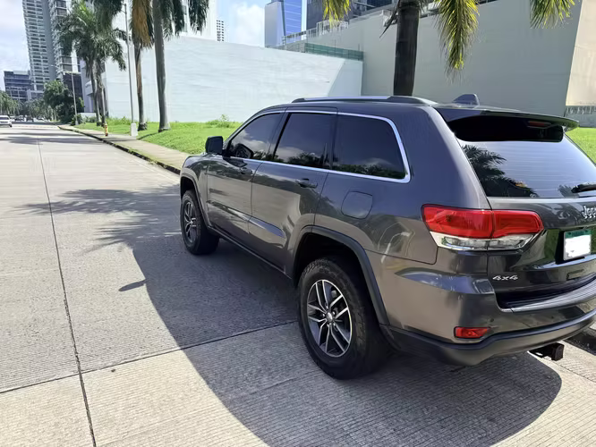Jeep Grand Cherokee Laredo 4x4, año 2018, comprado en Panamá. - Imagen 5