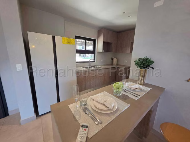 Se Vende Casa en Costa Sur MDV27-2169
