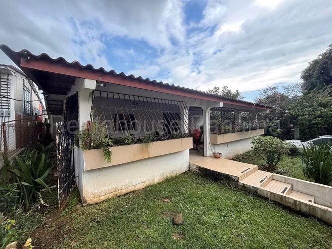 Casa en Venta en Pueblo Nuevo 27LDC2144