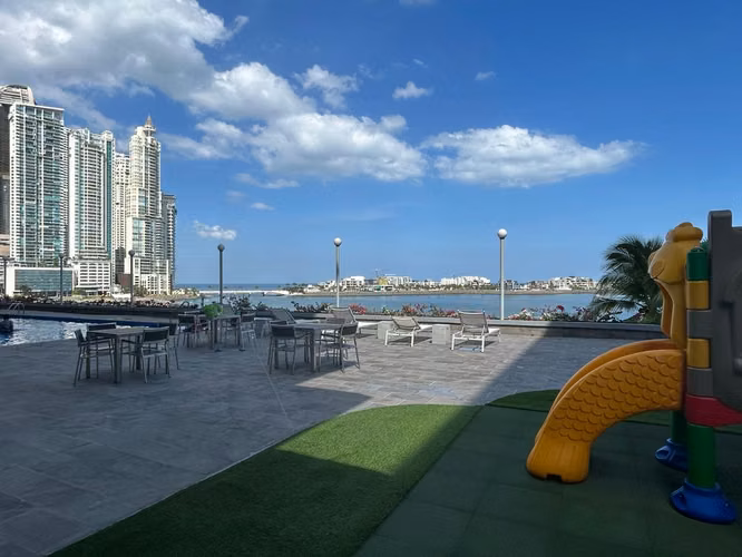 Se vende apartamento en Paitilla / frente de mar / 290 m2, 3 rec, 3.5 baños , den, balcón - Imagen 11