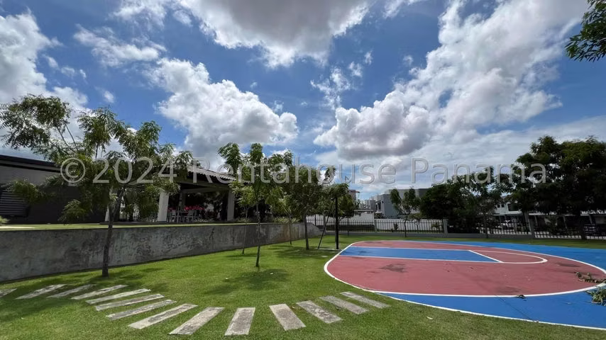 Casa de esquina en Aventura Brisas del Golf - Paseo del Norte 27YCG789