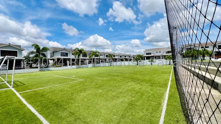 Casa de esquina en Aventura Brisas del Golf - Paseo del Norte 27YCG789