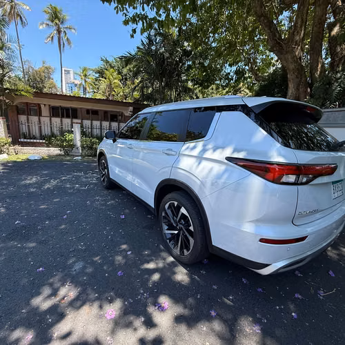 Vendo Mitsubishi outlander AWD 7 puesto - Imagen 4