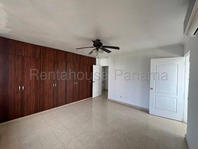 Amplio Apartamento en Venta en el Cangrejo 27PPM2161