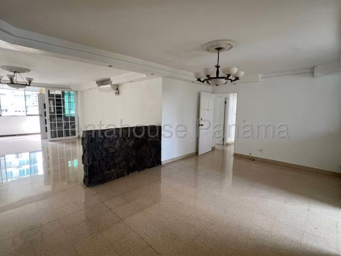 Amplio Apartamento en Venta en el Cangrejo 27PPM2161