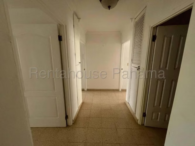 Amplio Apartamento en Venta en el Cangrejo 27PPM2161