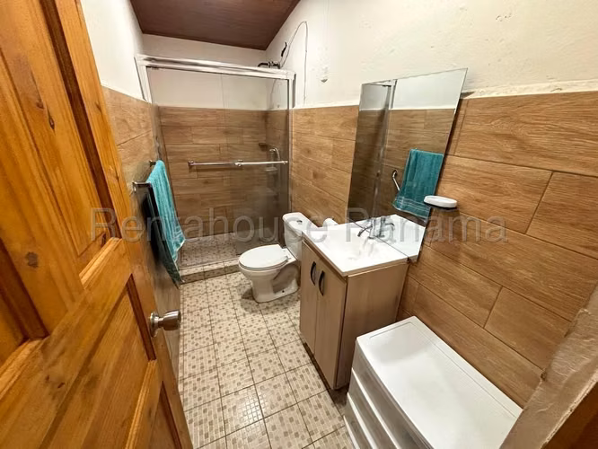 Espaciosa Casa en Venta en Pueblo Nuevo 27PPM2144
