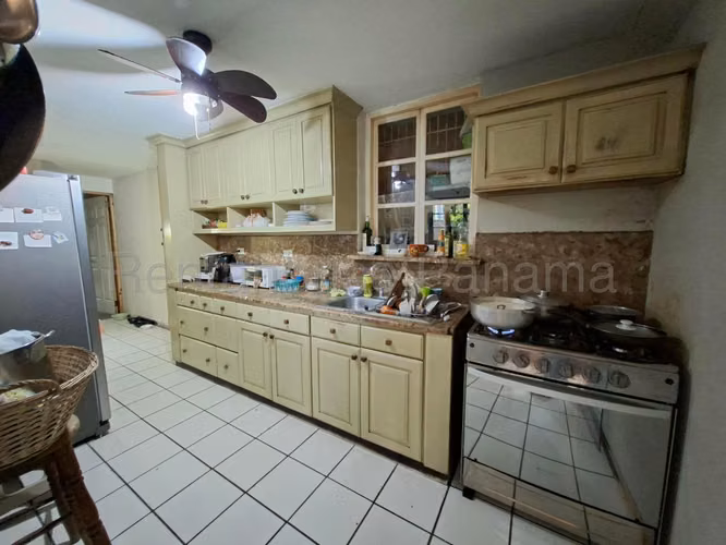 Casa en Venta en Condado del Rey | 4 Recámaras | 2 Niveles | 177 m²*