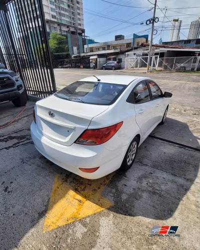 Hyundai Accent 2018 - Imagen 5
