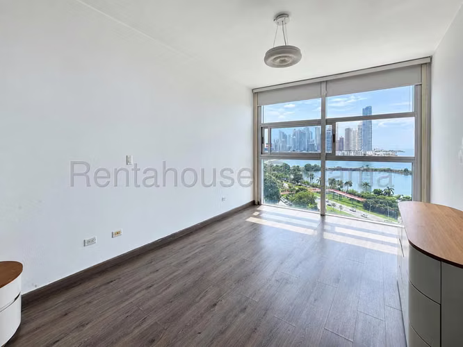 ¡Oportunidad! Apartamento Avenida Balboa - White Tower 27YCG2183