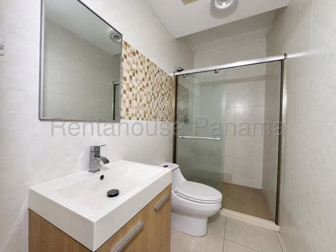 Venta Apartamento Avenida Balboa  -Frente al mar LR