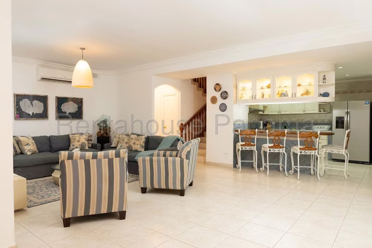 Venta de Casa Familiar en Playa Blanca 27*2105Mfk