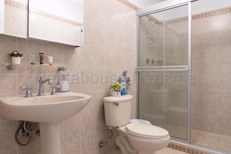 Venta de Casa Familiar en Playa Blanca 27*2105Mfk