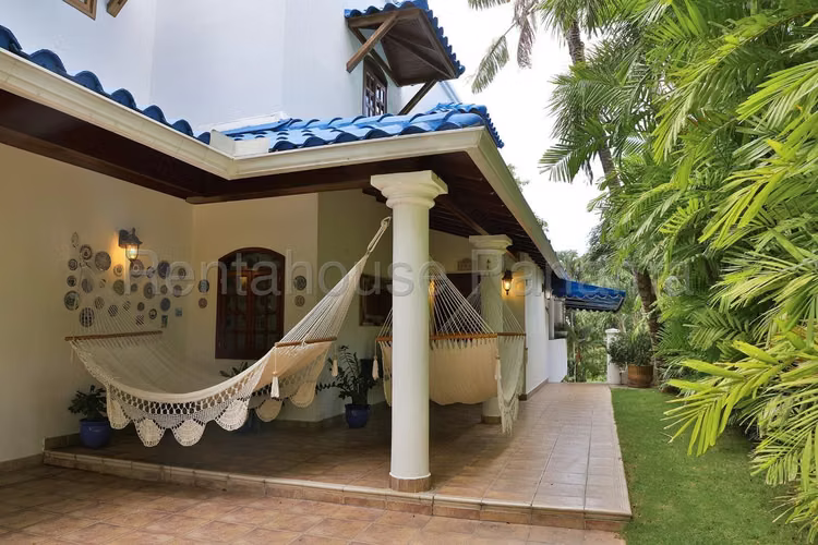 Venta de Casa Familiar en Playa Blanca 27*2105Mfk