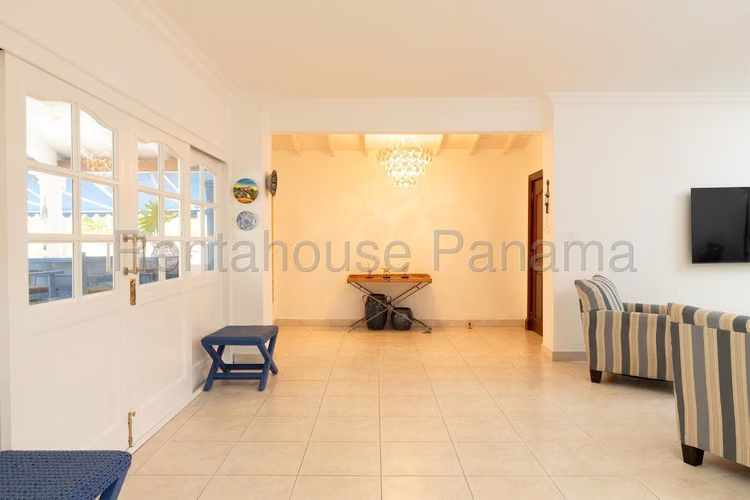 Venta de Casa Familiar en Playa Blanca 27*2105Mfk