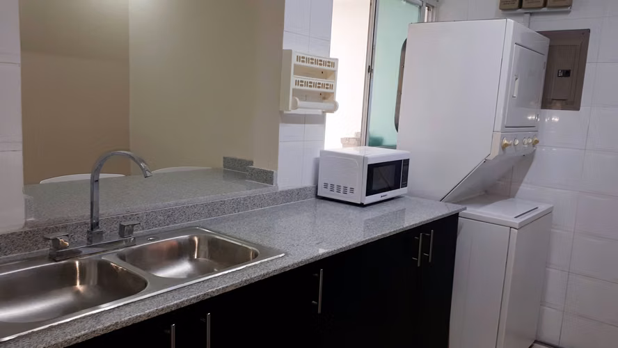 Servicios incluidos, amplio céntrico cómodo - Imagen 9