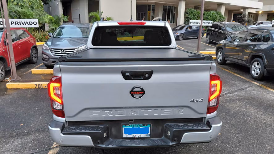 VENDO NISSAN FRONTIER PRO 4X AÑO 2023 IMPECABLE CON GARANTIA DE AGENCIA - Imagen 4