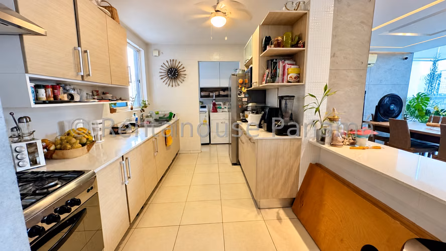 Apartamento en venta en Bellavista - 2 niveles LR