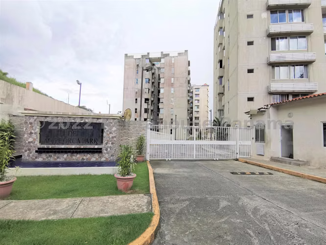 Venta de Apartamento en Transistmica Ph Fuentes de Mallorca KC - Imagen 17