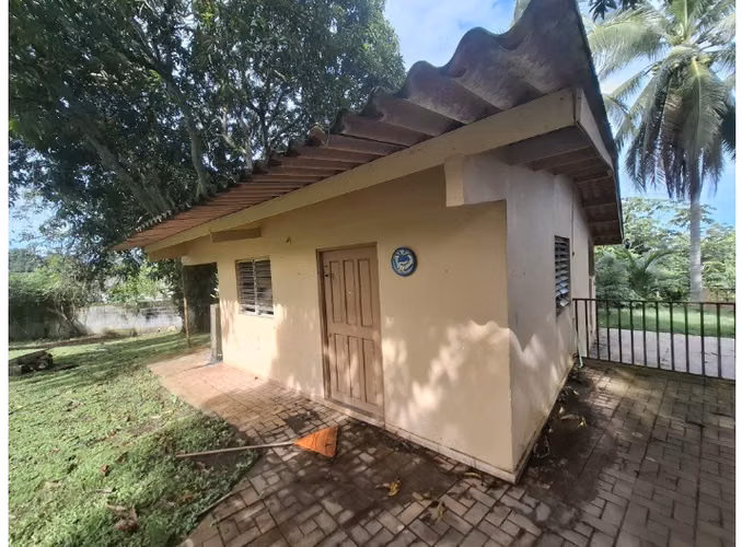 Venta de Casa Dos Niveles  con terreno en La Chorrera