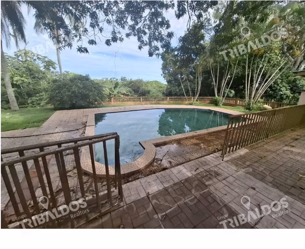 Venta de Casa Dos Niveles  con terreno en La Chorrera