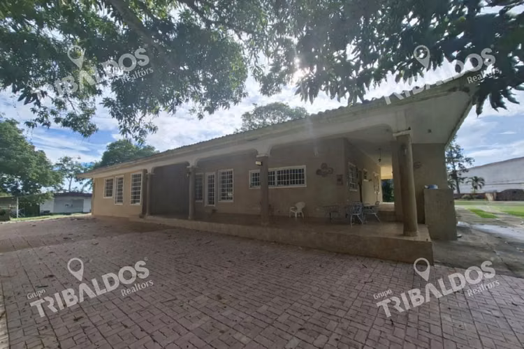 Venta de Casa tipo Chalet con Terreno en La Chorrera